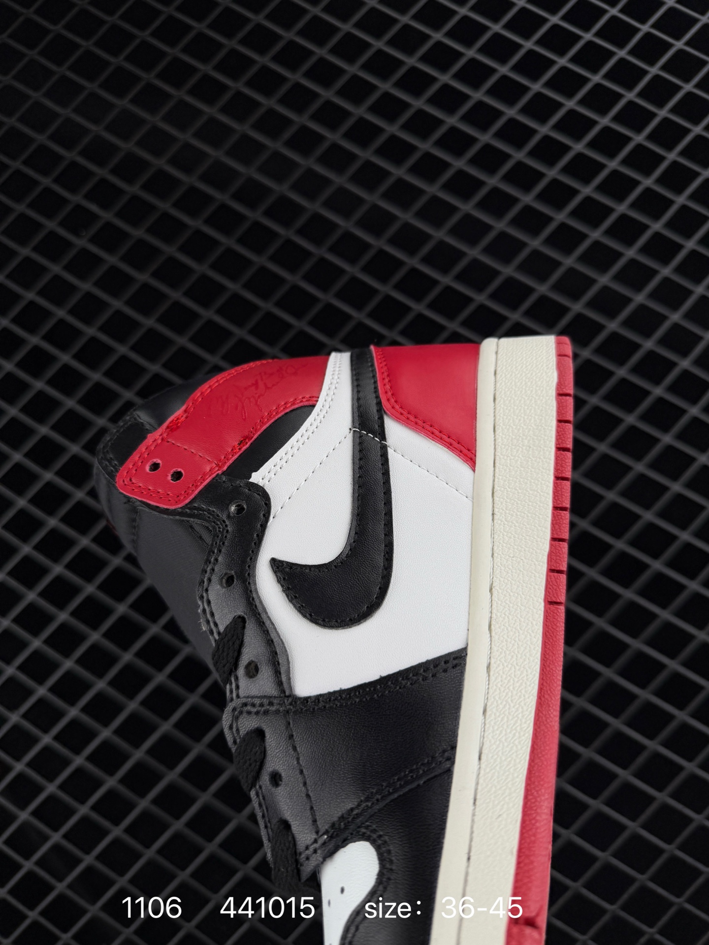 NIKE Air Jordan 1 Retro Mid AJ1